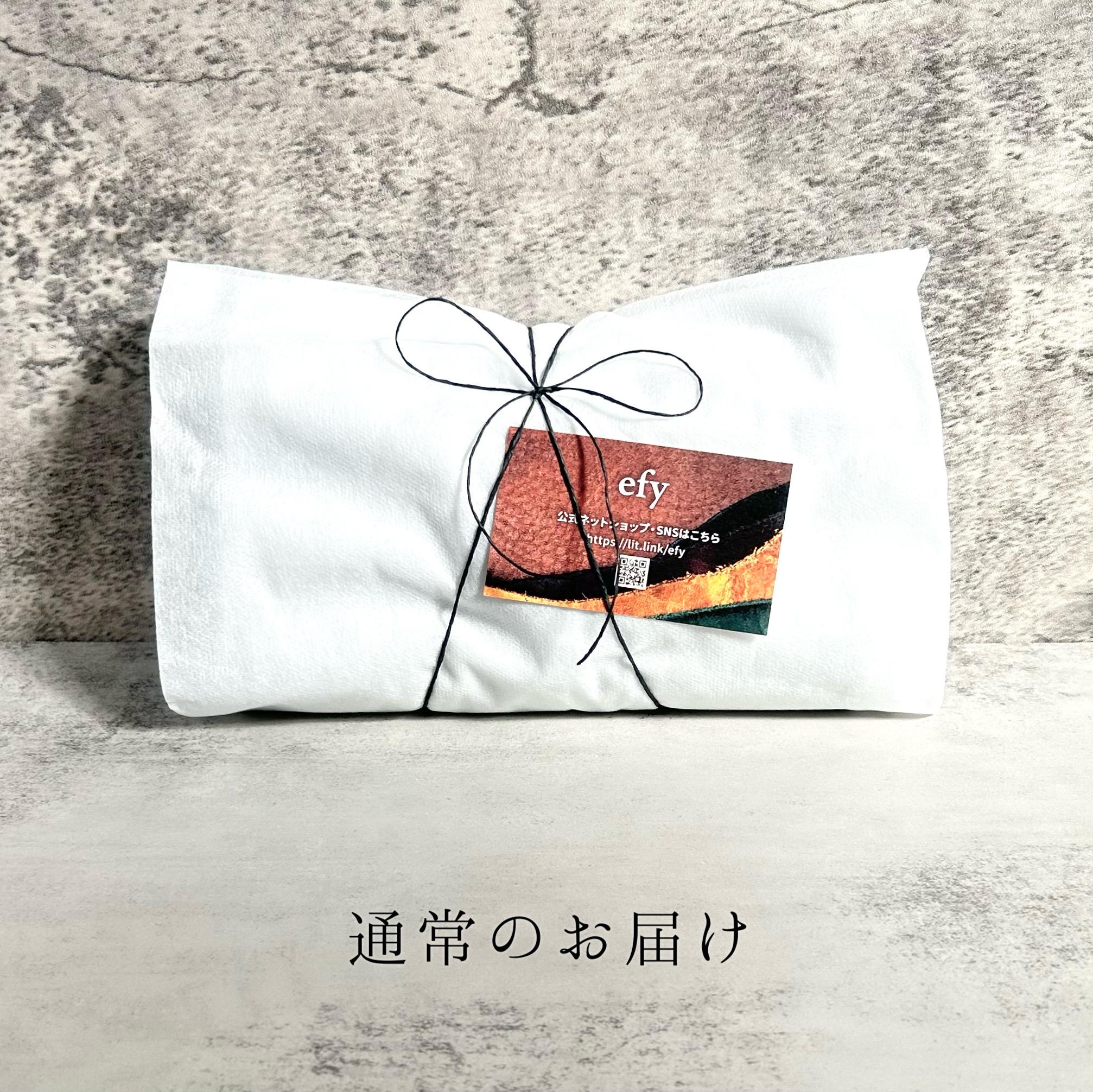 ヌメ革に星空を描いたお札を折らないコンパクト財布　栃木レザー本牛革プレゼント宇宙手染め青１点もの二つ折り三つ折りミニ財布 | 10枚目