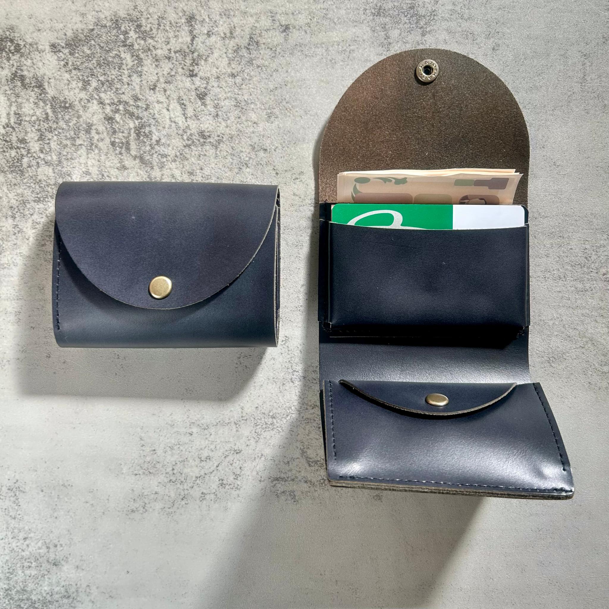 本牛革 お札を折らないコンパクト財布　スムースレザー　グレーブラック　プレゼント使いやすいカード二つ折り三つ折りミニ財布1枚目の画像